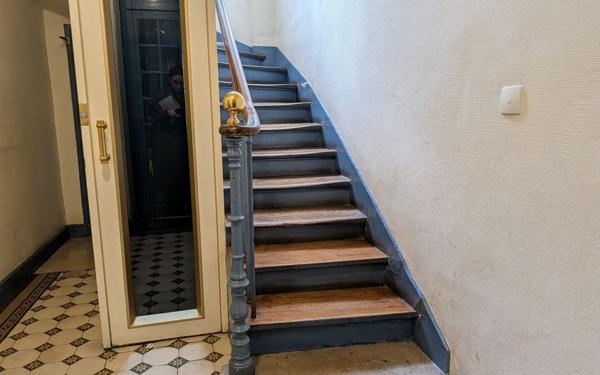 Appartement à vendre    5 pièces • 76,85 m2 Paris 11