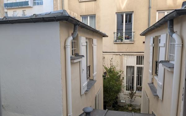 Appartement à vendre    5 pièces • 76,85 m2 Paris 11