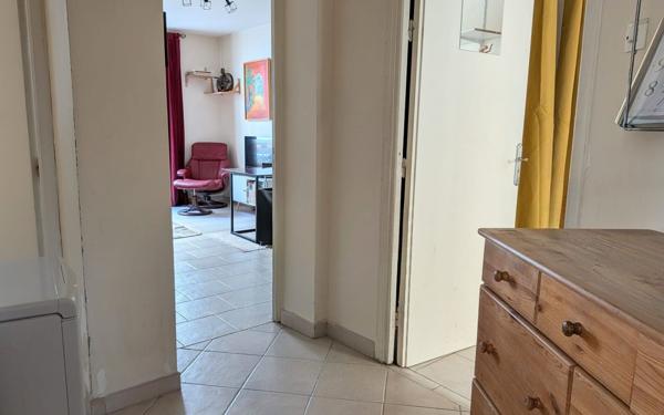 Appartement à vendre    5 pièces • 76,85 m2 Paris 11