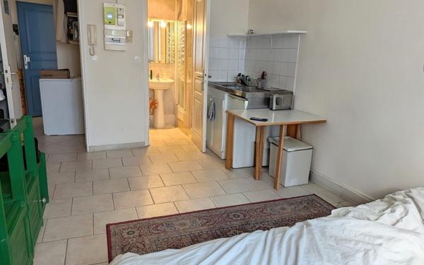 Appartement à vendre    5 pièces • 76,85 m2 Paris 11