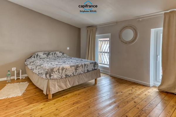 Dpt Lot et Garonne (47), à vendre FUMEL maison de ville P6 de 130 m² - Parcelle de 135m²