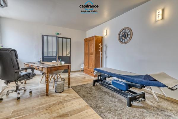 Dpt Lot et Garonne (47), à vendre FUMEL maison de ville P6 de 130 m² - Parcelle de 135m²