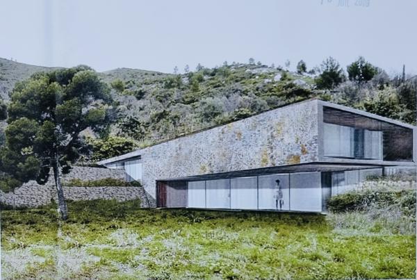Terrain
        
        - 10000 m² 300 000 € *