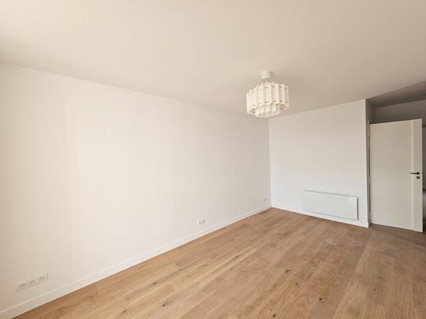 Rare à Puteaux: Appartement de Type deux pièces de 60m² avec vue sur Paris et cave