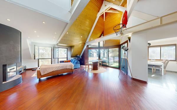 Appartement à louer    4 pièces • 156,28 m2 Le Monastère