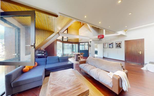 Appartement à louer    4 pièces • 156,28 m2 Le Monastère