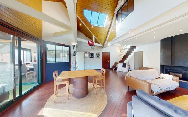 Appartement à louer    4 pièces • 156,28 m2 Le Monastère