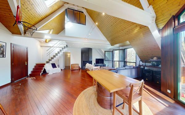 Appartement à louer    4 pièces • 156,28 m2 Le Monastère