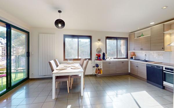 Appartement à louer    4 pièces • 156,28 m2 Le Monastère