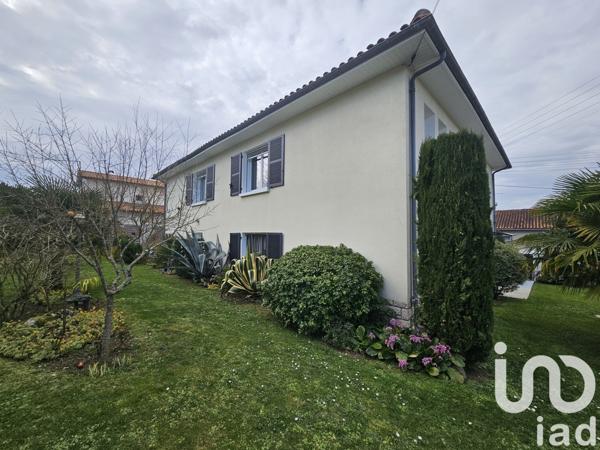 Maison de ville 5 pièces de 147 m² à Soyaux (16800)