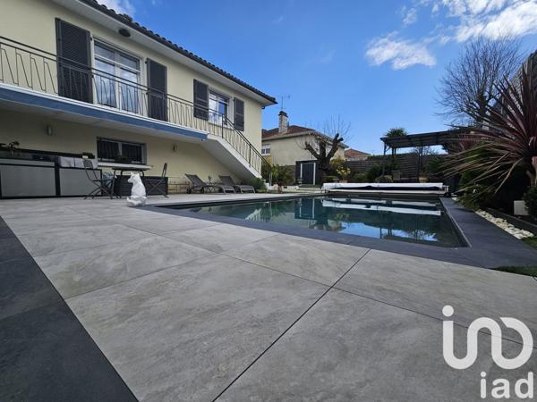 Maison de ville 5 pièces de 147 m² à Soyaux (16800)