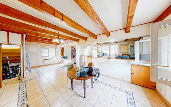 Maison à vendre    7 pièces •  Labeaume