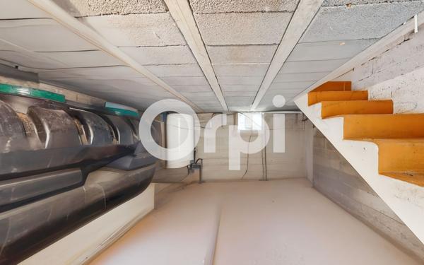 Maison à vendre    7 pièces •  Labeaume