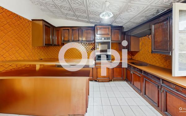 Maison à vendre    7 pièces •  Labeaume