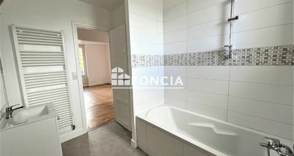 Location Appartement 4 pièces 70 m² - Flers 61100