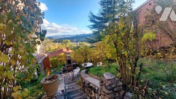 Maison T4 de 86 m2 avec garage et jardin clos cœur de village et soleil