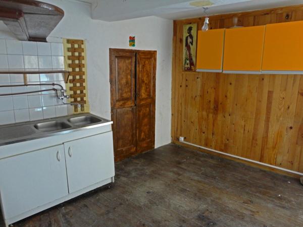 Dpt Pyrénées Orientales (66), à vendre ILLE SUR TET maison P3 de 43 m² à rénover