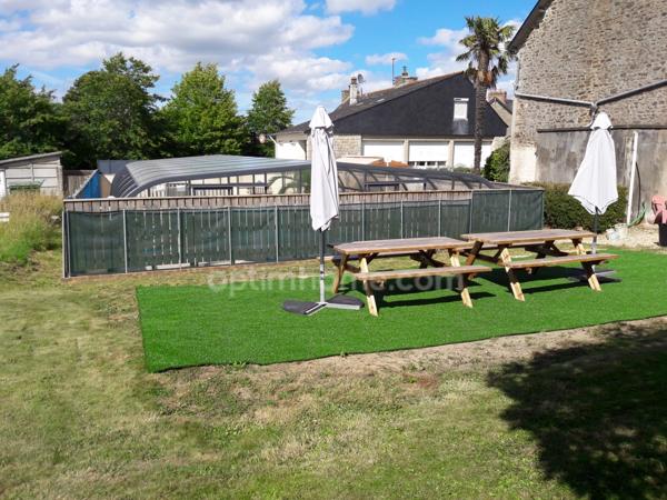 Ensemble immobilier avec bar-restaurant, gîtes et piscine – fort potentiel touristique Proche de DINAN (22)