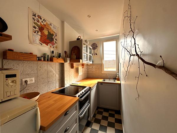 Viroflay - Charmant 2 pièces avec beau jardin commun au calme! €222 000 ** - Référence 606-C