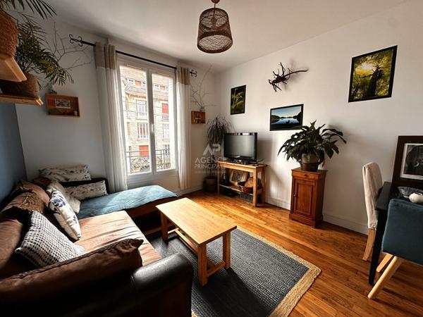 Viroflay - Charmant 2 pièces avec beau jardin commun au calme! €222 000 ** - Référence 606-C