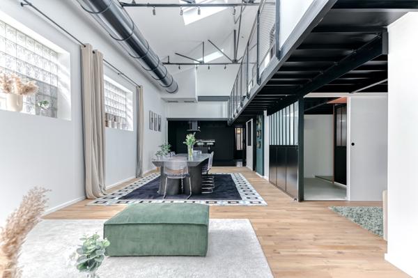 LYON 7 GERLAND. Un loft de caractère de 226m2- Ancien studio de danse réhabilité