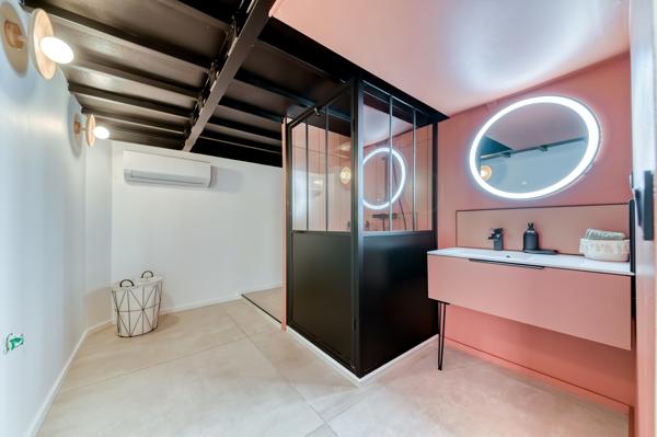 LYON 7 GERLAND. Un loft de caractère de 226m2- Ancien studio de danse réhabilité