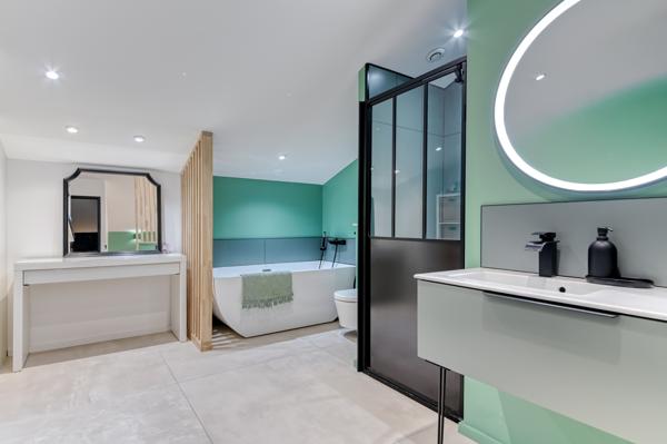 LYON 7 GERLAND. Un loft de caractère de 226m2- Ancien studio de danse réhabilité