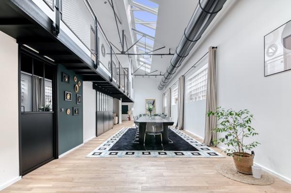 LYON 7 GERLAND. Un loft de caractère de 226m2- Ancien studio de danse réhabilité