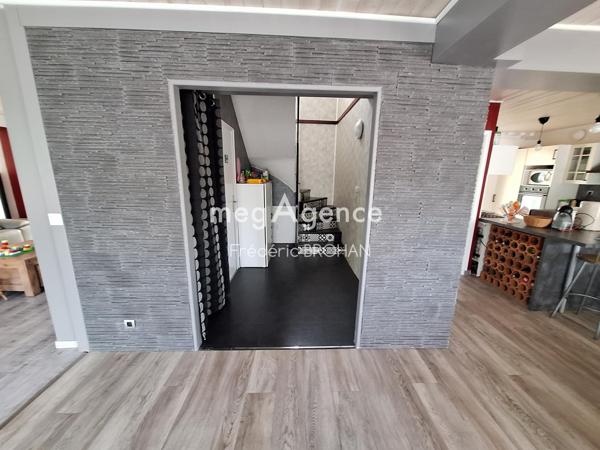 Maison à FONTENAY-LE-COMTE, 85200 - 6 pièces 174m²