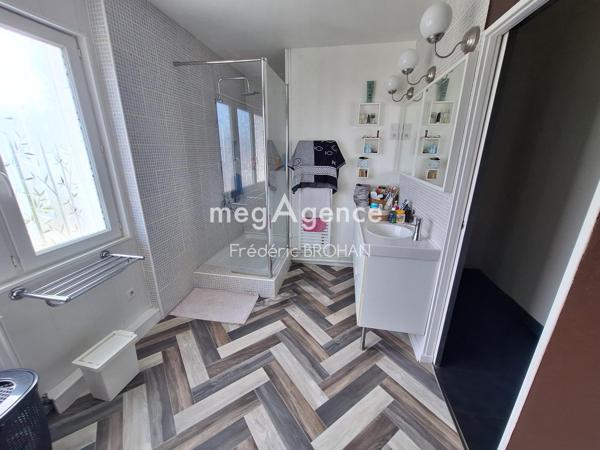 Maison à FONTENAY-LE-COMTE, 85200 - 6 pièces 174m²