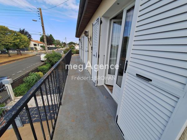 Maison à FONTENAY-LE-COMTE, 85200 - 6 pièces 174m²