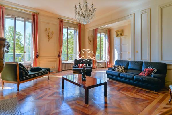APPARTEMENT DE RECEPTION