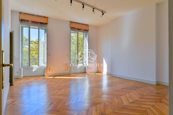 APPARTEMENT DE RECEPTION