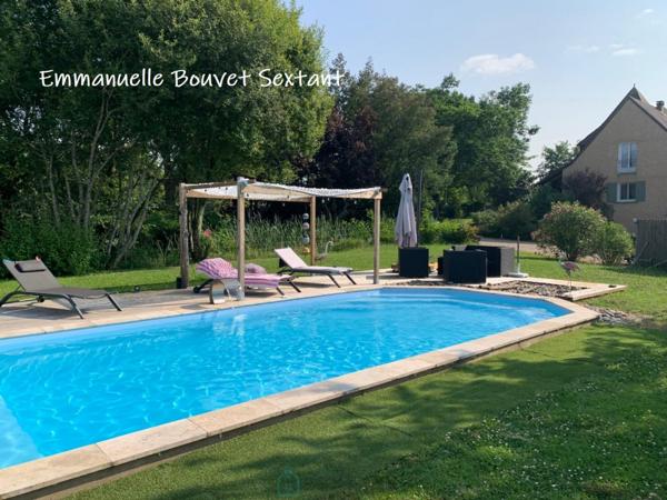 BERGERAC, jolie maison périgourdine, 202 m², 6 chambres, vie possible de plain-pied, piscine, garage, beau terrain arboré et clos