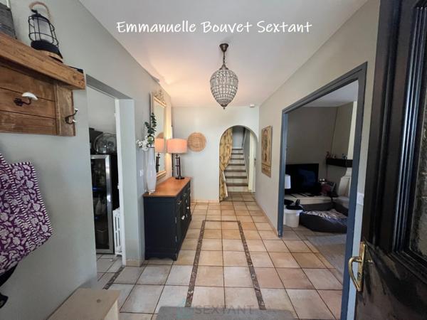 BERGERAC, jolie maison périgourdine, 202 m², 6 chambres, vie possible de plain-pied, piscine, garage, beau terrain arboré et clos