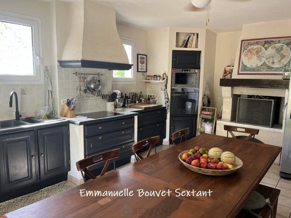 BERGERAC, jolie maison périgourdine, 202 m², 6 chambres, vie possible de plain-pied, piscine, garage, beau terrain arboré et clos