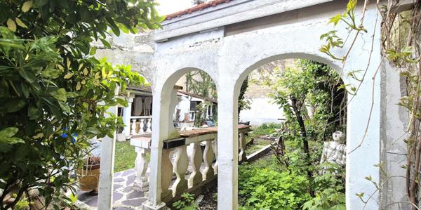 Bel ensemble Immobilier de Rapport et Rentabilité Locative de 202 m² à Remettre à votre goût avec Pièce de musique, Chaufferie gaz, Terrasses, Barbecue, Cave et Terrain Clos et arboré de 408 m².Cave