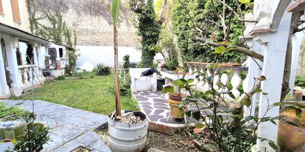 Bel ensemble Immobilier de Rapport et Rentabilité Locative de 202 m² à Remettre à votre goût avec Pièce de musique, Chaufferie gaz, Terrasses, Barbecue, Cave et Terrain Clos et arboré de 408 m².Cave