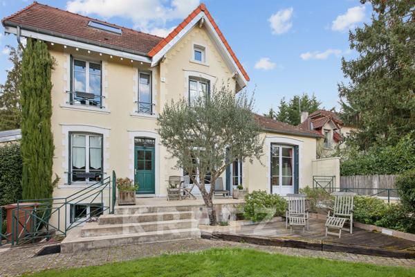 Maison meulière de charme avec jardin paysagé
