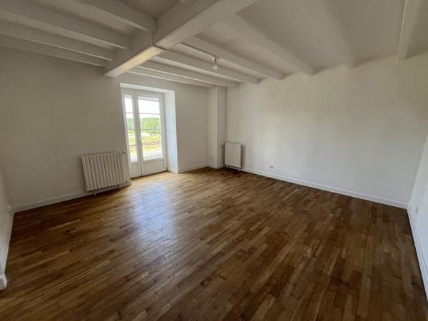 Maison à louer 780 € CC Rudeau-Ladosse 6 p 121 m² DPE C