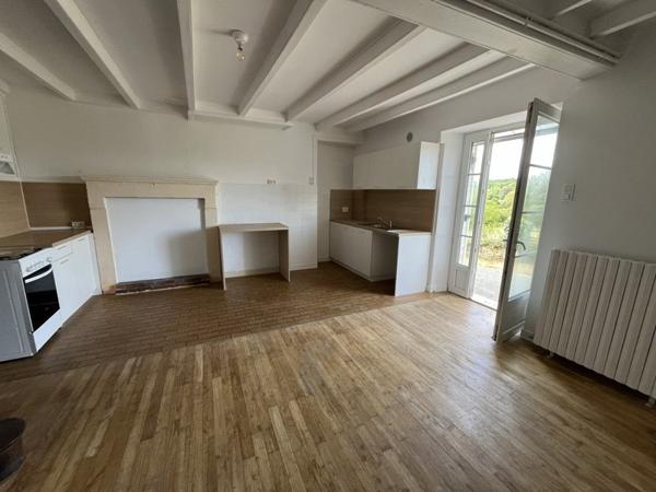 Maison à louer 780 € CC Rudeau-Ladosse 6 p 121 m² DPE C
