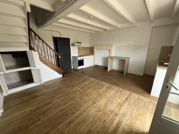 Maison à louer 780 € CC Rudeau-Ladosse 6 p 121 m² DPE C