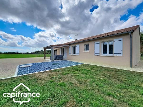 PROCHE DE THOUARS Maison de plain pied de 111m2 avec + de 2 hectares de terrain avec dépendance de 900m2