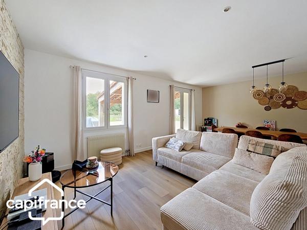 PROCHE DE THOUARS Maison de plain pied de 111m2 avec + de 2 hectares de terrain avec dépendance de 900m2