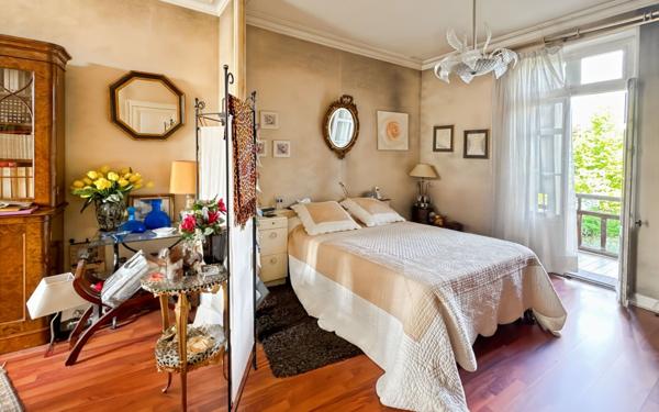 Maison à vendre    6 pièces • 172 m2 Périgueux