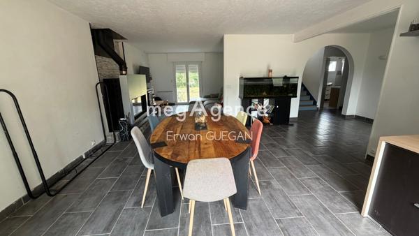 Maison à PLUNERET, 56400 - 10 pièces 217m²