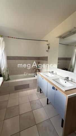 Maison à PLUNERET, 56400 - 10 pièces 217m²