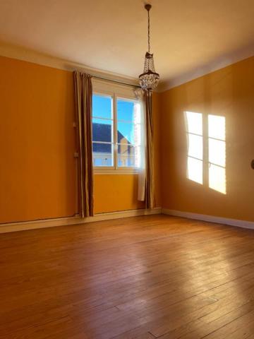 14100 Lisieux Maison familiale 5 chambres 148 m²  242 000 Euros