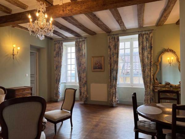 Immeuble - Sarlat-la-caneda Un immeuble d'exception à Sarlat : l'art de vivre périgourdin comme projet d'investissement. Vidéos sur demande