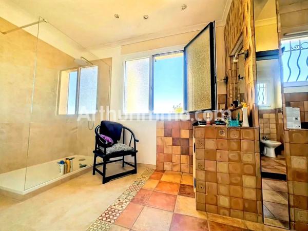 Vente                                                      Maison
                        
                     8 pièces                      136 m2                     à Béziers